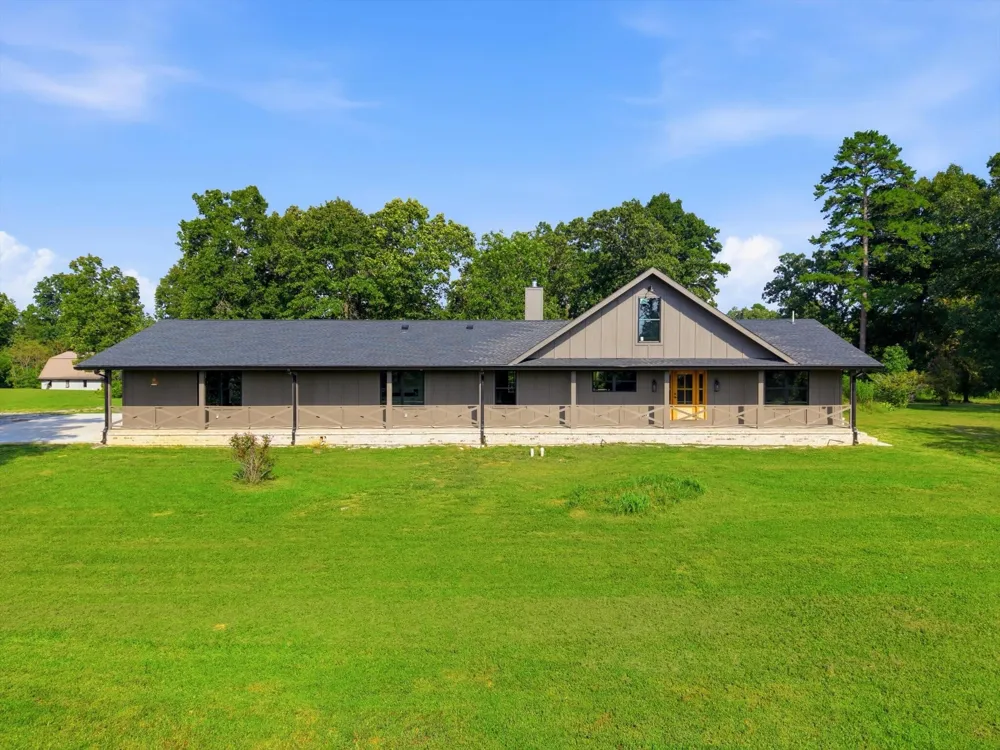 965 Lofton Lane Chickamauga, GA 30707
