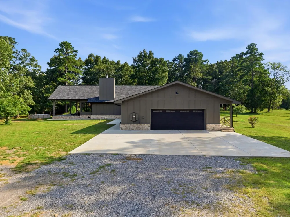 965 Lofton Lane Chickamauga, GA 30707