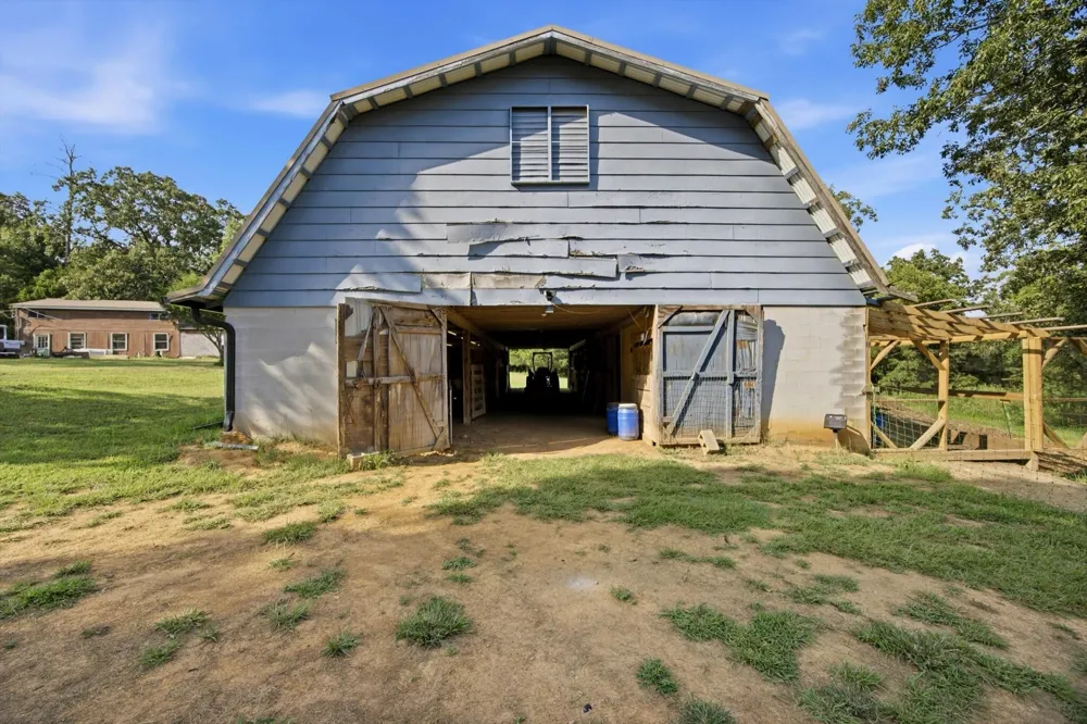965 Lofton Lane Chickamauga, GA 30707