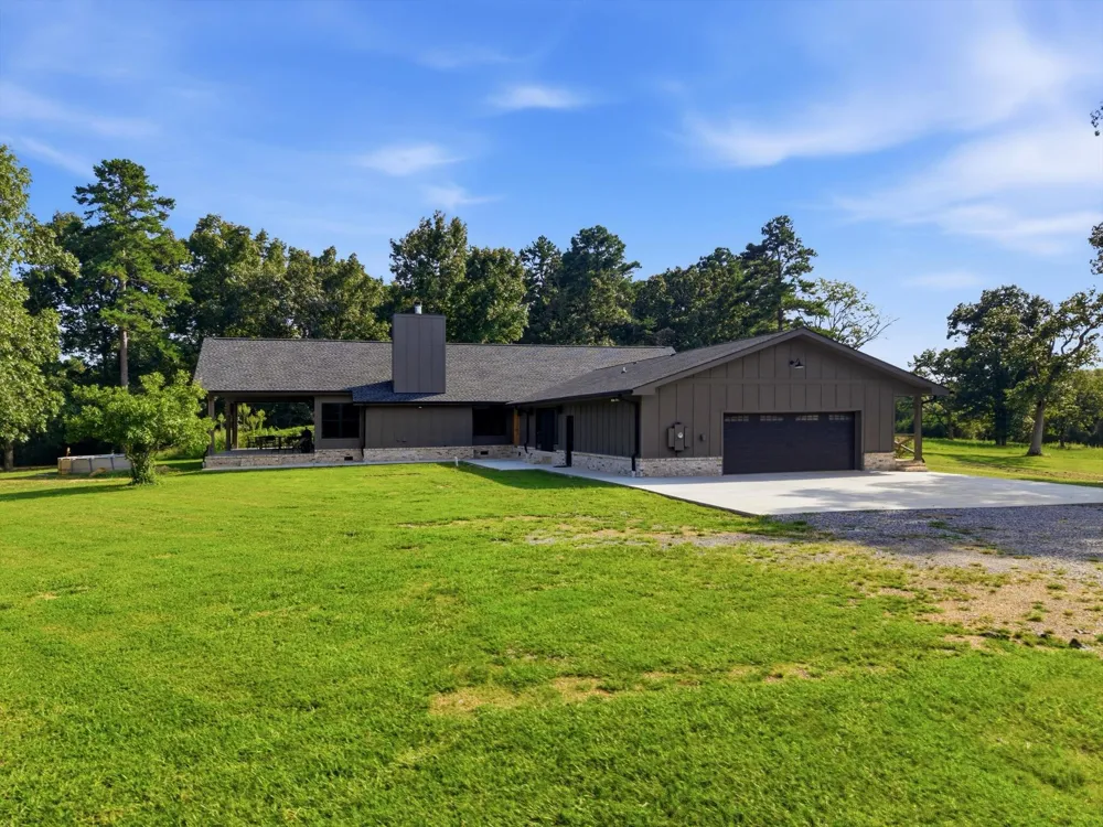 965 Lofton Lane Chickamauga, GA 30707