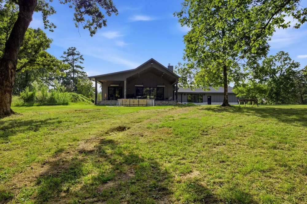 965 Lofton Lane Chickamauga, GA 30707