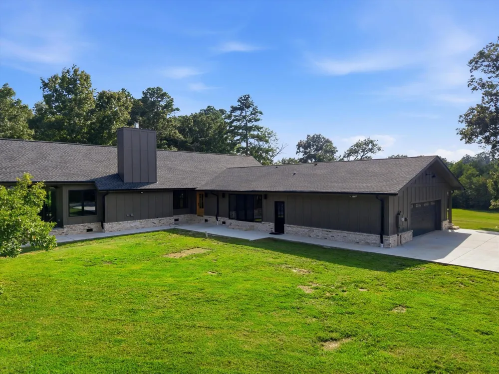 965 Lofton Lane Chickamauga, GA 30707