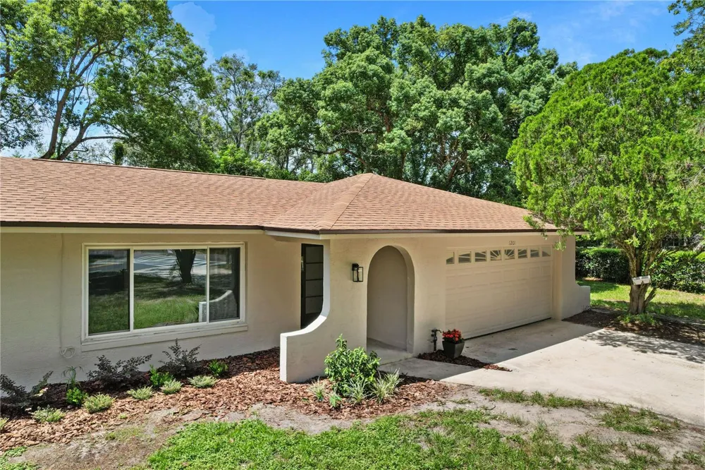 1201 AVALON BOULEVARD Casselberry, FL 32707