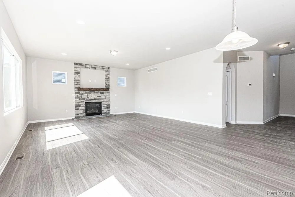 53188 Woodland Meadows Drive Chesterfield Township, MI 48047