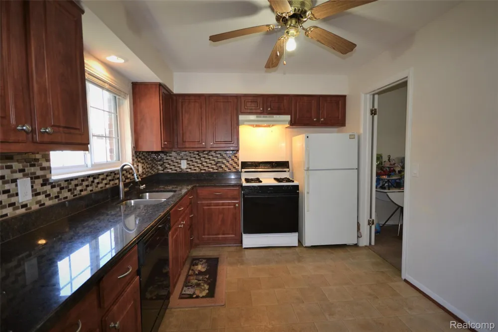 559 Fox Hills Drive Bloomfield Hills City, MI 48304