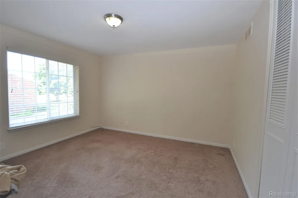 559 Fox Hills Drive Bloomfield Hills City, MI 48304