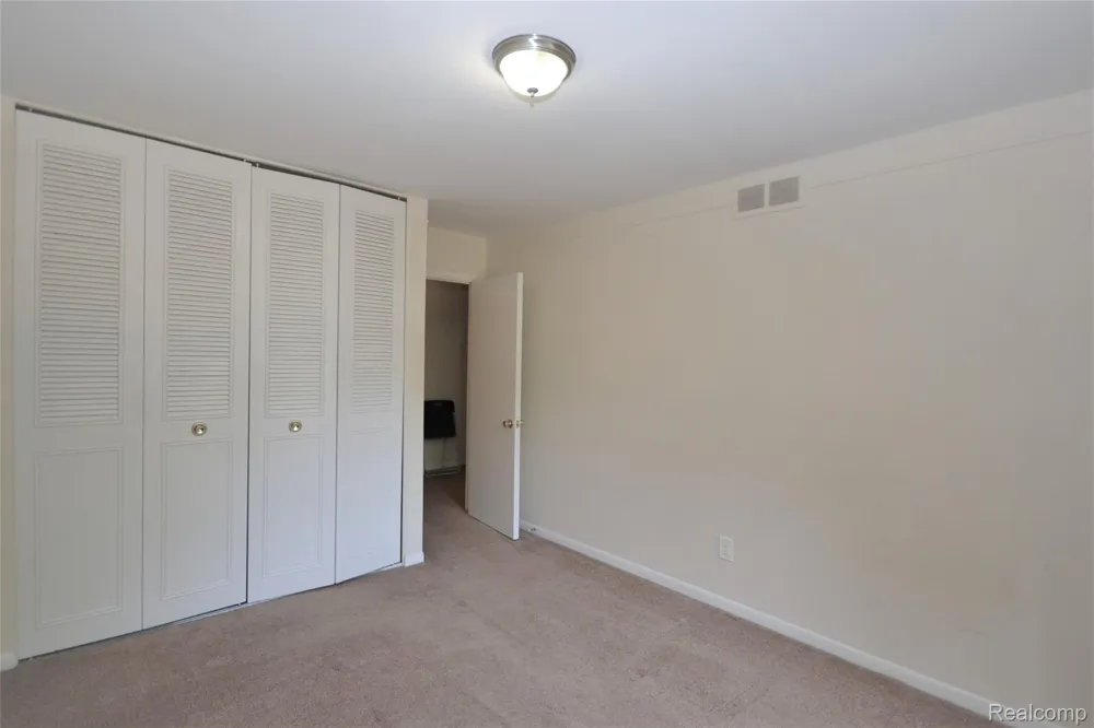 559 Fox Hills Drive Bloomfield Hills City, MI 48304