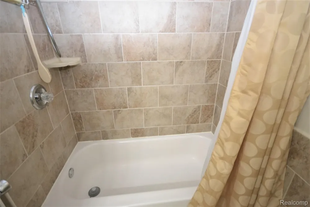 559 Fox Hills Drive Bloomfield Hills City, MI 48304