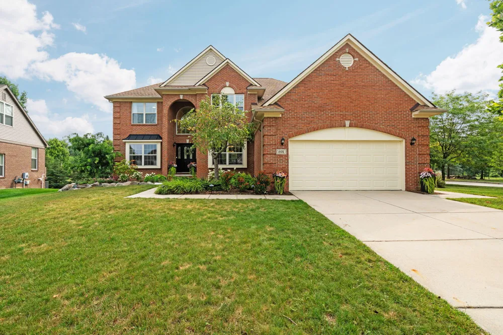 691 Park Lane Road Chelsea City, MI 48118