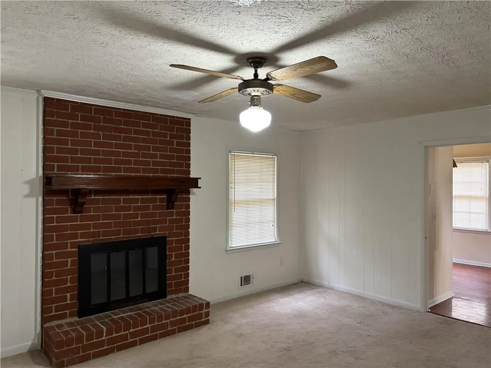 5252 Enchanted Cove SW Lilburn, GA 30047