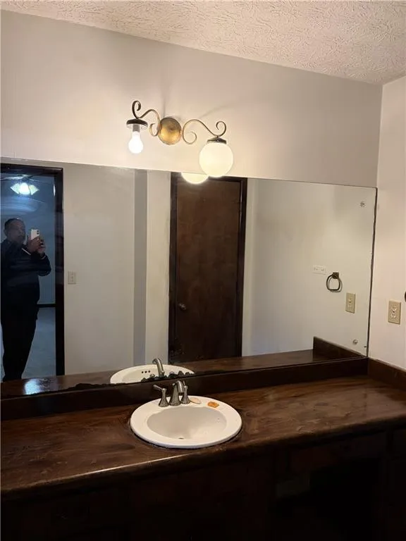 5252 Enchanted Cove SW Lilburn, GA 30047