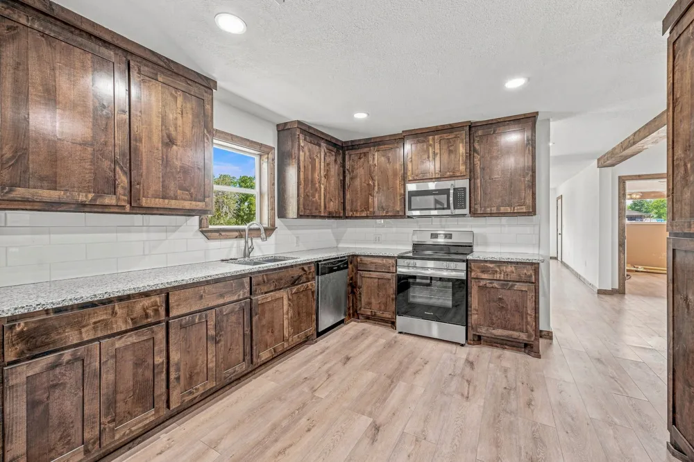 640 S Preston Street De Leon, TX 76444