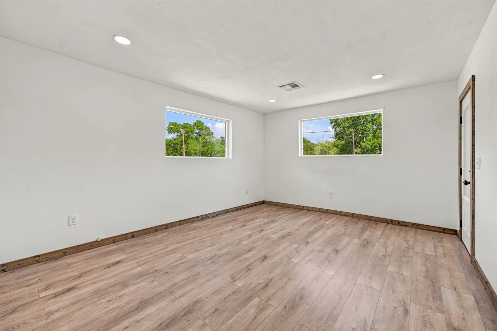 640 S Preston Street De Leon, TX 76444