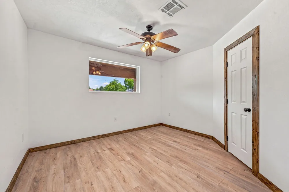 640 S Preston Street De Leon, TX 76444