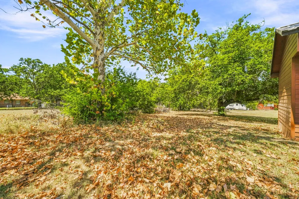 640 S Preston Street De Leon, TX 76444