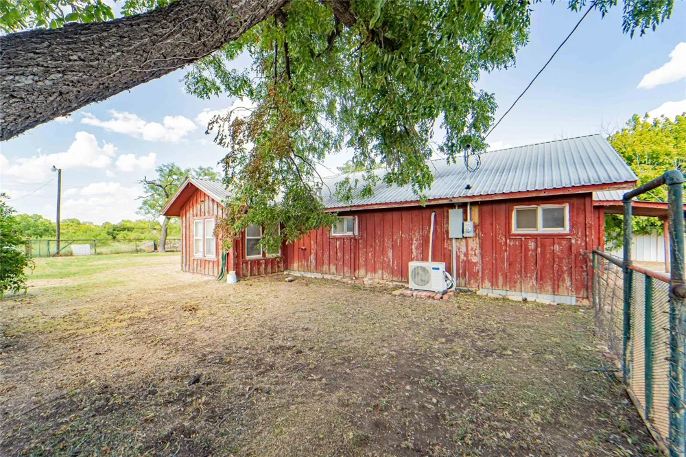 6500 W Highway 180 Albany, TX 76430