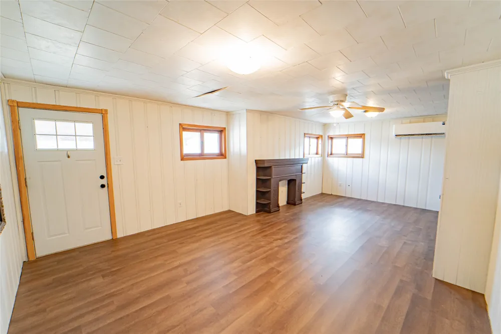 6500 W Highway 180 Albany, TX 76430