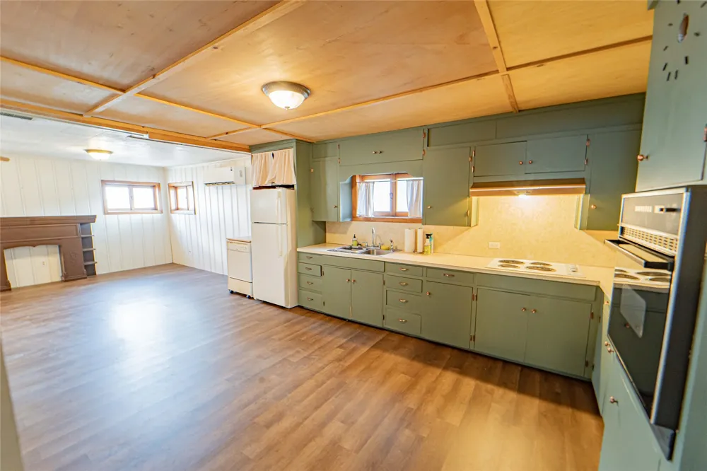 6500 W Highway 180 Albany, TX 76430