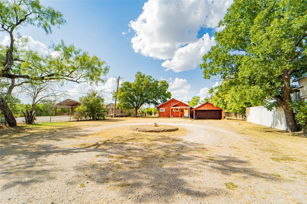 6500 W Highway 180 Albany, TX 76430