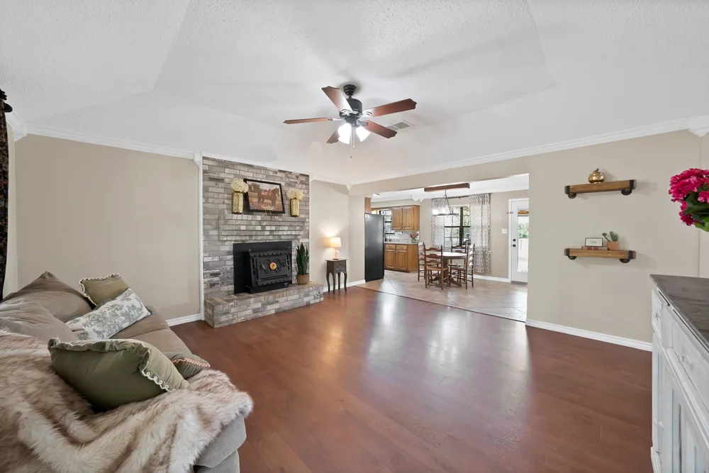 141 County Road 2211 Mineola, TX 75773