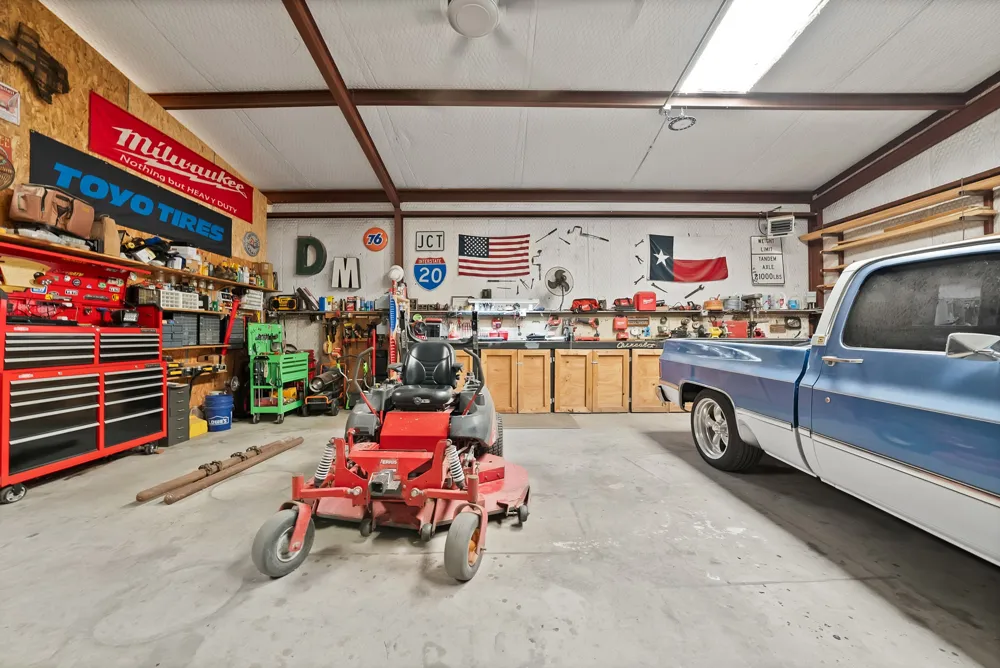 141 County Road 2211 Mineola, TX 75773