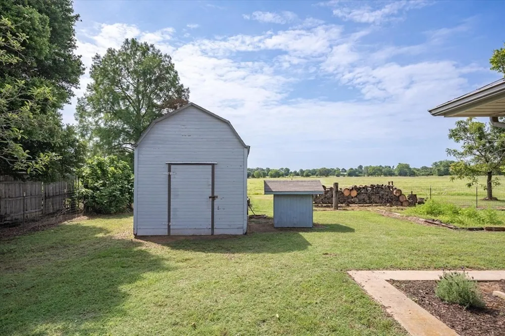 290 Vz County Road 3222 Wills Point, TX 75169