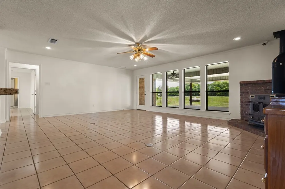 290 Vz County Road 3222 Wills Point, TX 75169