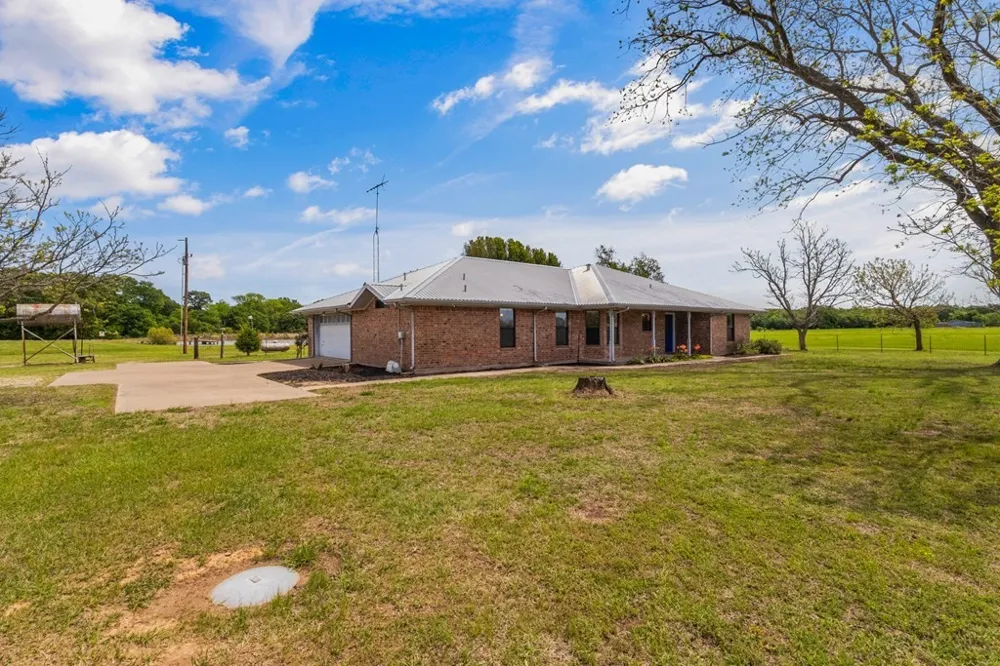 290 Vz County Road 3222 Wills Point, TX 75169