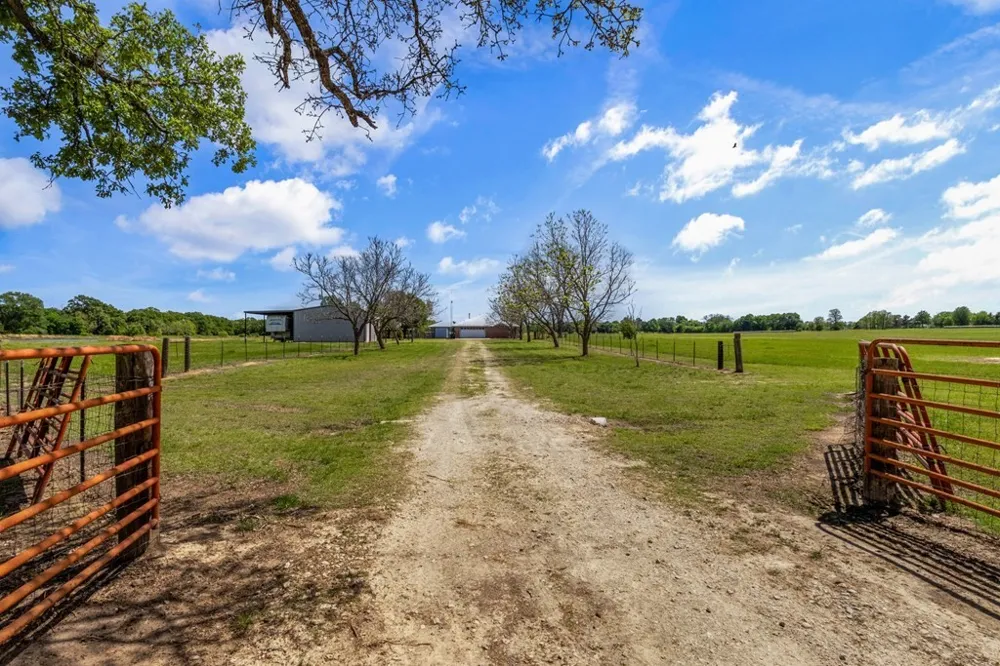 290 Vz County Road 3222 Wills Point, TX 75169