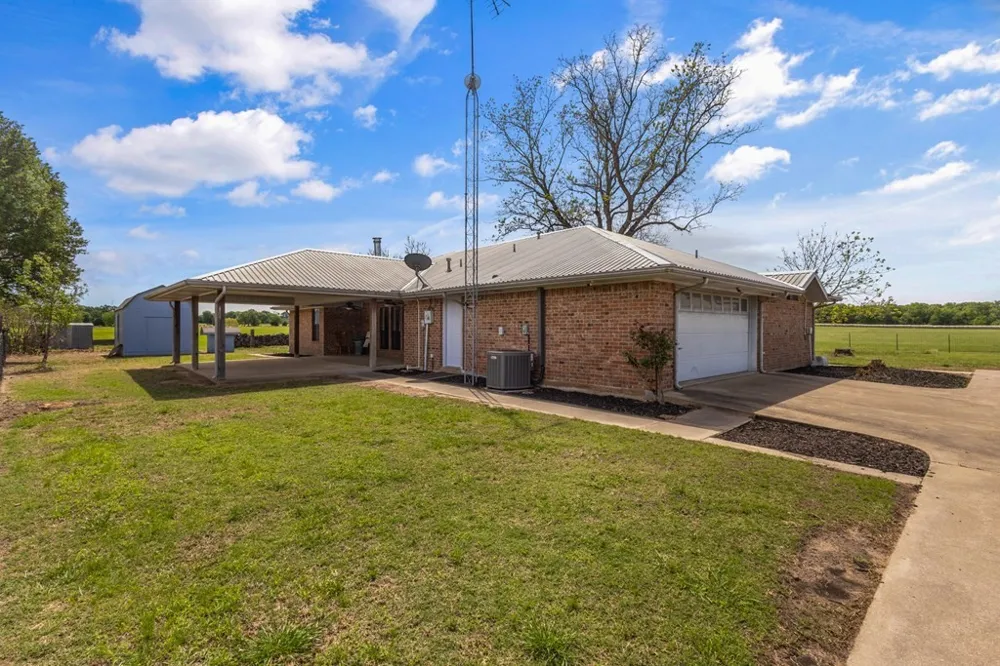 290 Vz County Road 3222 Wills Point, TX 75169