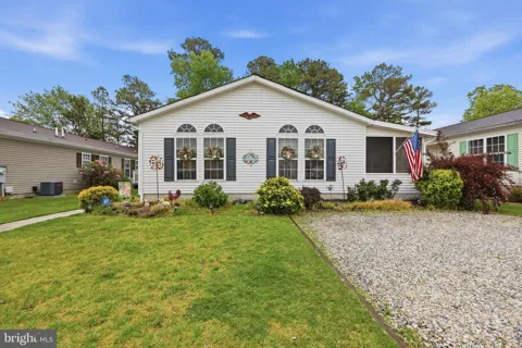 24 SYCAMORE LANE