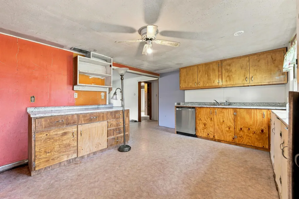 876 110th Avenue Plainwell, MI 49080