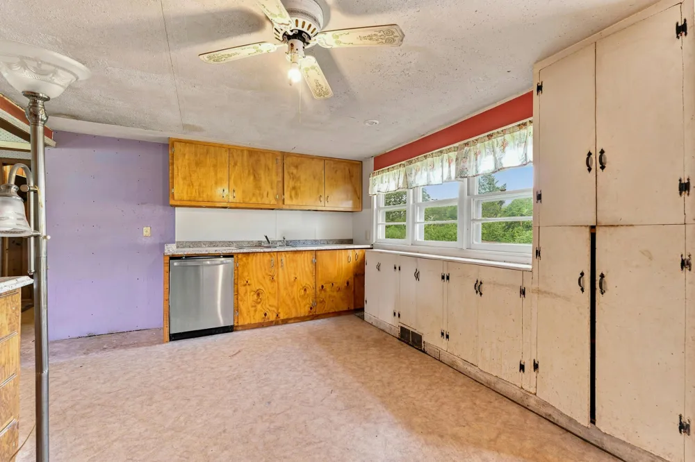 876 110th Avenue Plainwell, MI 49080