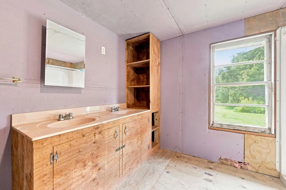 876 110th Avenue Plainwell, MI 49080