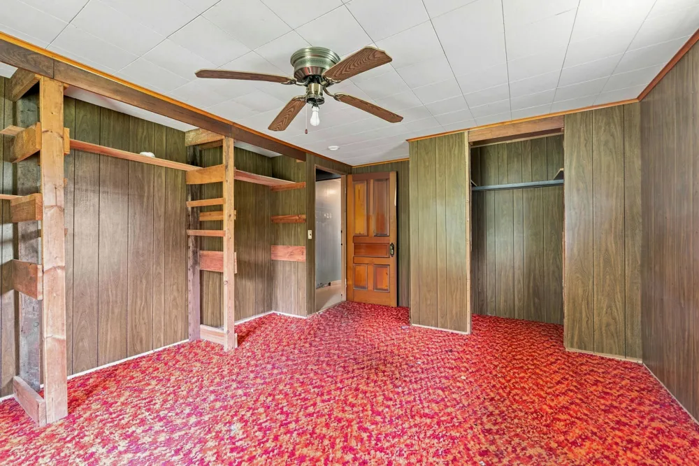 876 110th Avenue Plainwell, MI 49080