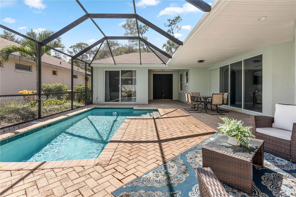 1018 SW Carolina Cir SW Vero Beach, FL 32962