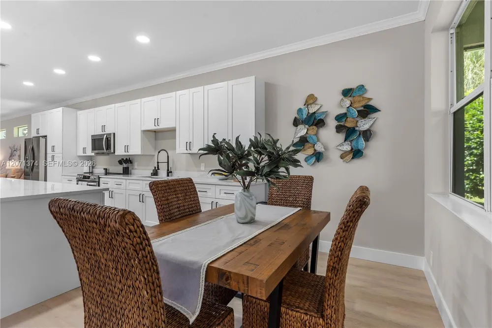 1018 SW Carolina Cir SW Vero Beach, FL 32962