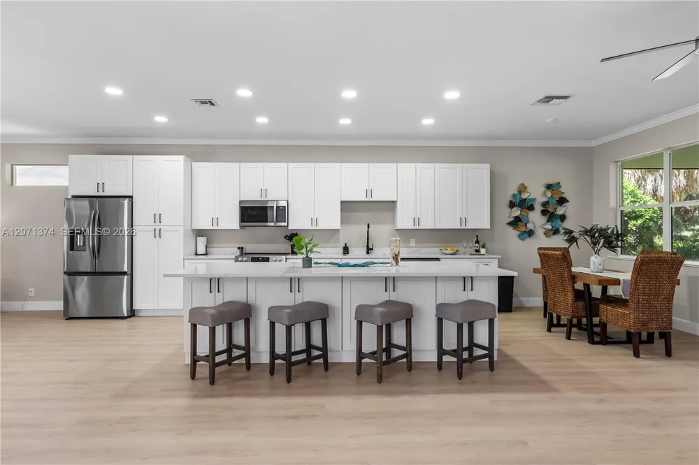 1018 SW Carolina Cir SW Vero Beach, FL 32962