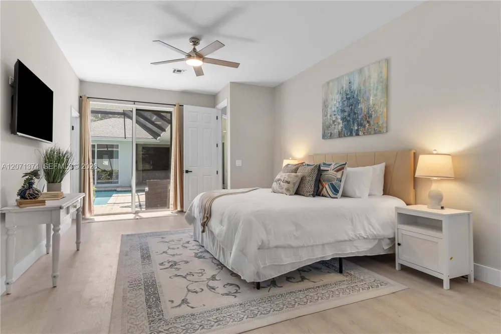 1018 SW Carolina Cir SW Vero Beach, FL 32962