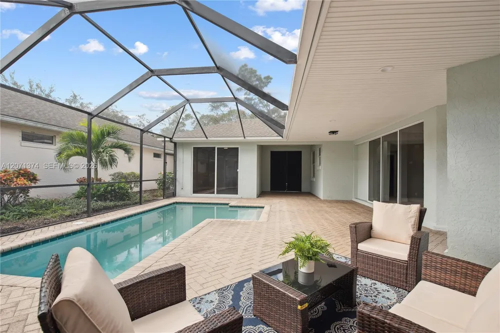 1018 SW Carolina Cir SW Vero Beach, FL 32962