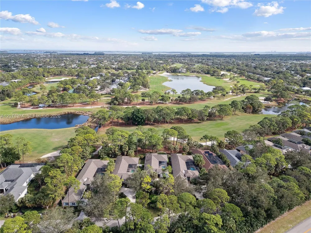 1018 SW Carolina Cir SW Vero Beach, FL 32962