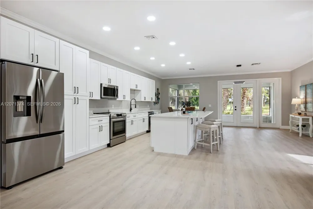 1018 SW Carolina Cir SW Vero Beach, FL 32962