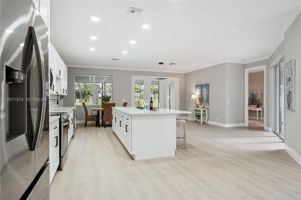 1018 SW Carolina Cir SW Vero Beach, FL 32962