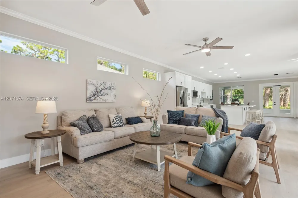 1018 SW Carolina Cir SW Vero Beach, FL 32962