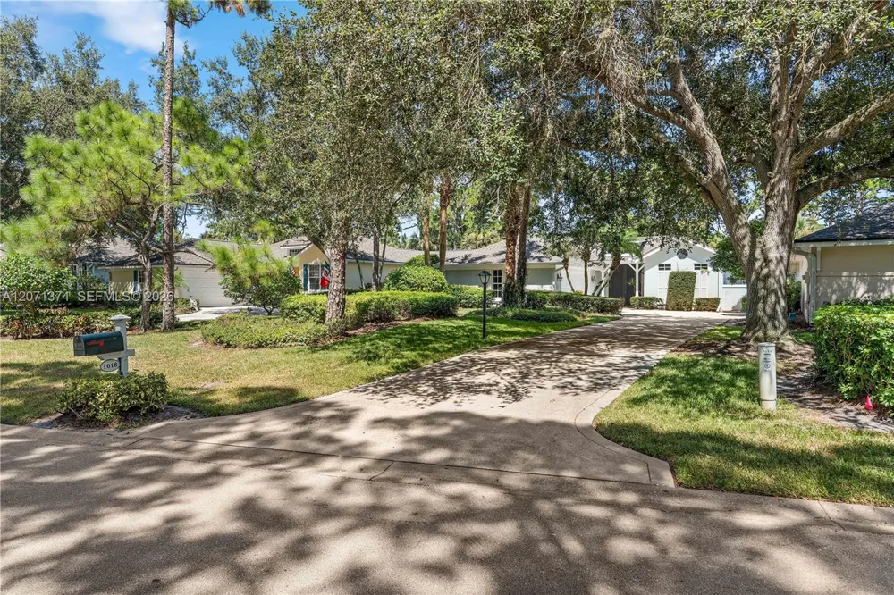 1018 SW Carolina Cir SW Vero Beach, FL 32962