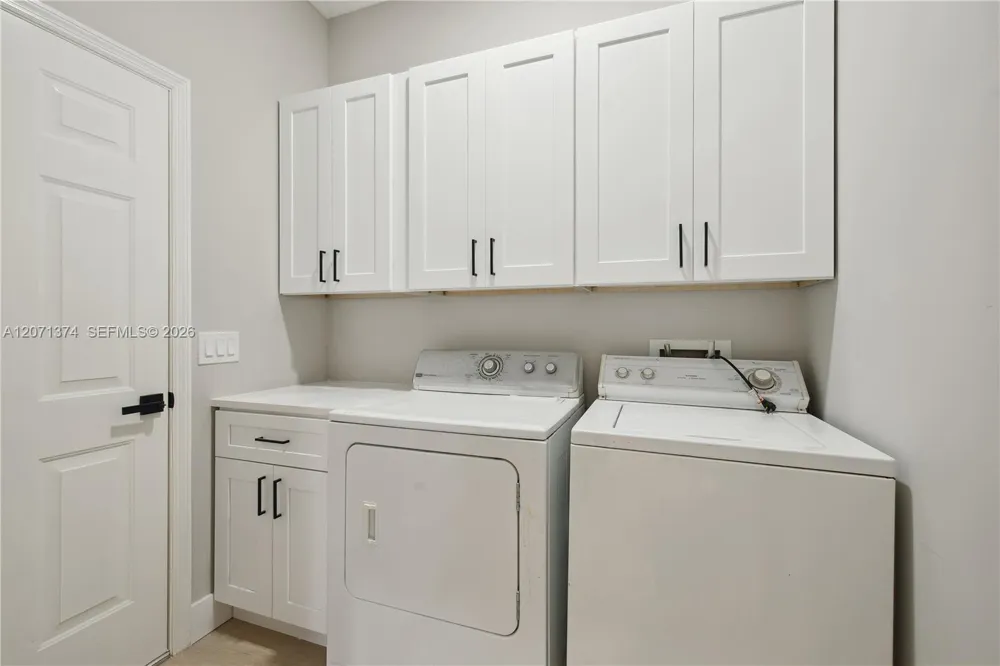 1018 SW Carolina Cir SW Vero Beach, FL 32962