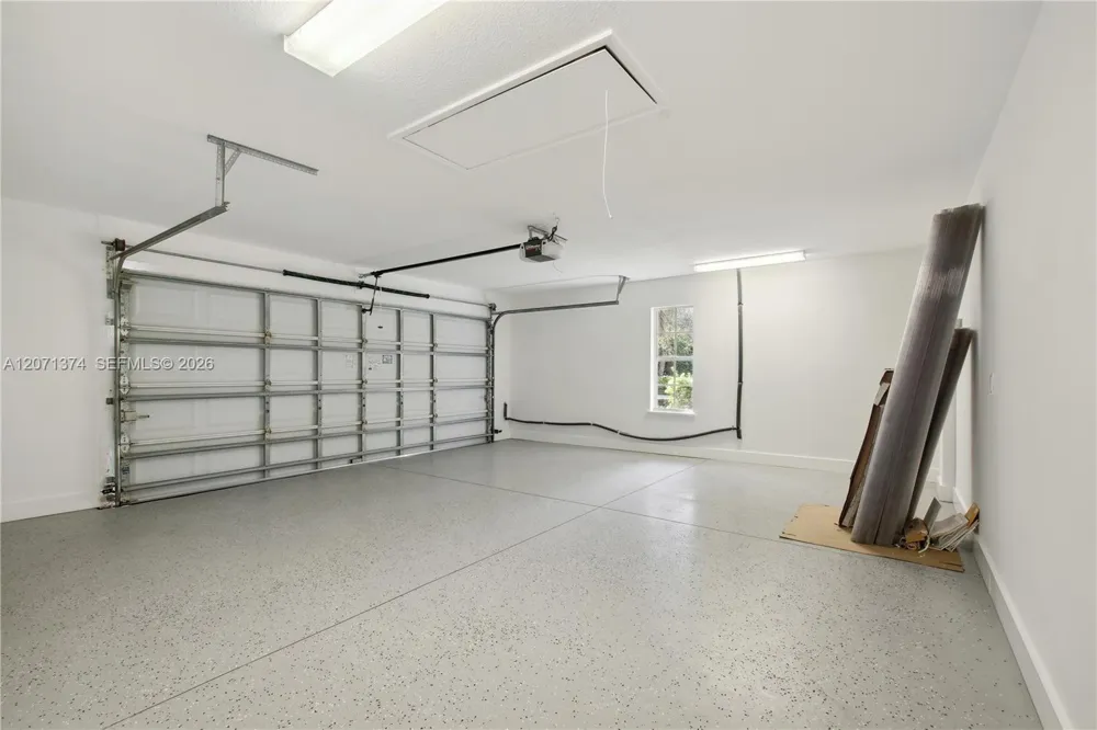 1018 SW Carolina Cir SW Vero Beach, FL 32962