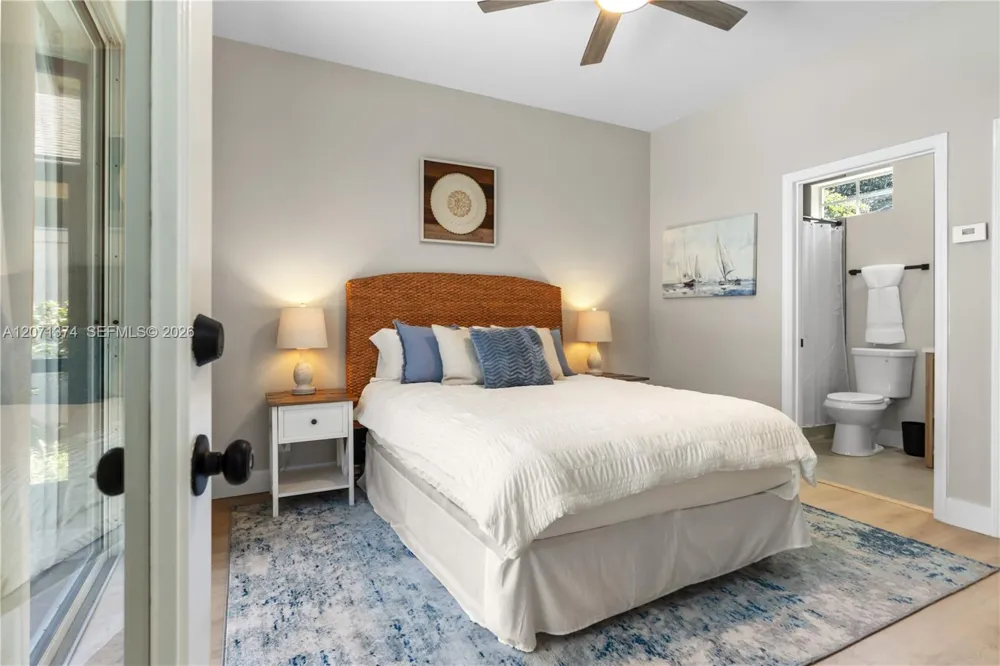 1018 SW Carolina Cir SW Vero Beach, FL 32962