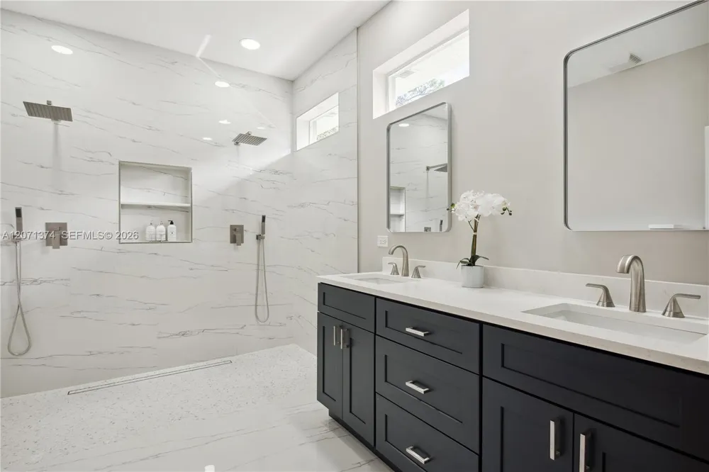 1018 SW Carolina Cir SW Vero Beach, FL 32962