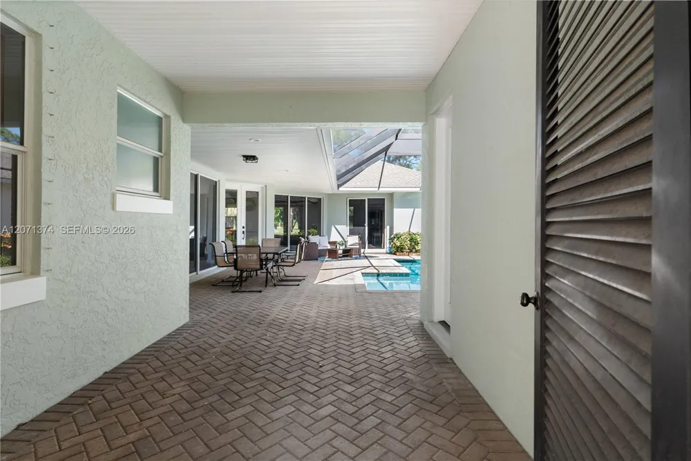1018 SW Carolina Cir SW Vero Beach, FL 32962